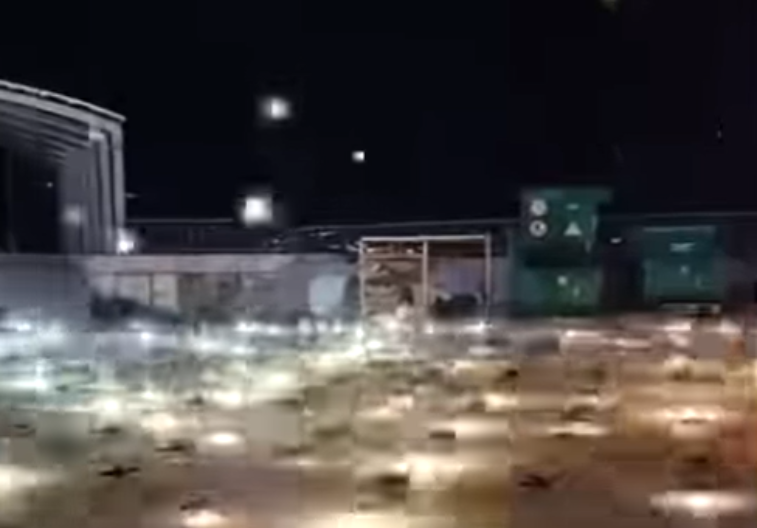 Više od 200 dronova u Budvi za Novu godinu završilo u moru: Šta je razlog? (VIDEO)